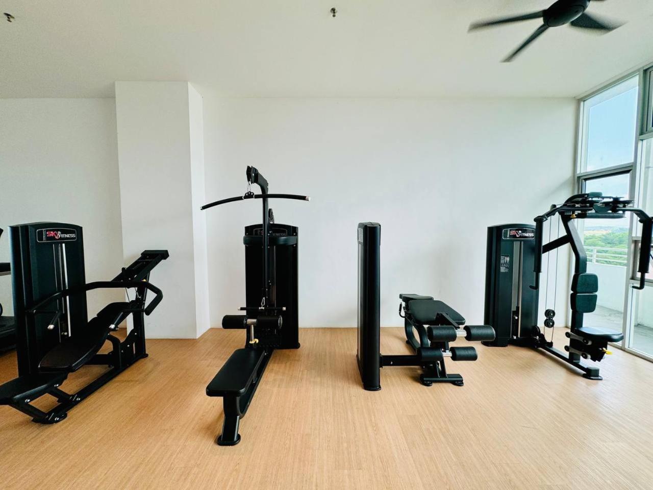 Apartment Luxury Family Fun - Infinity Pool, Ps5, Private-cinema With Balcony M1