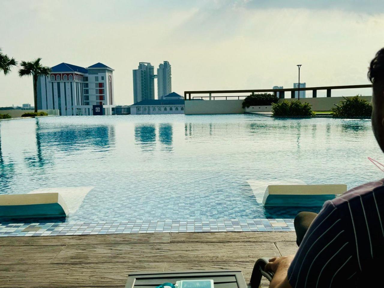 Luxury Family Fun - Infinity Pool, Ps5, Private-cinema With Balcony M1 Bukit Mertajam