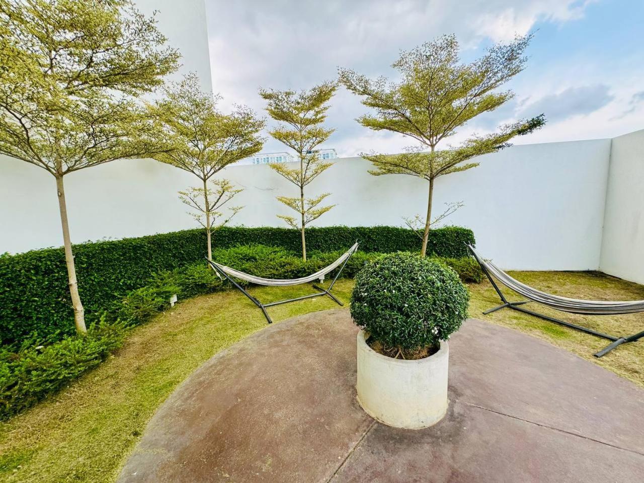 Apartment Luxury Family Fun - Infinity Pool, Ps5, Private-cinema With Balcony M1