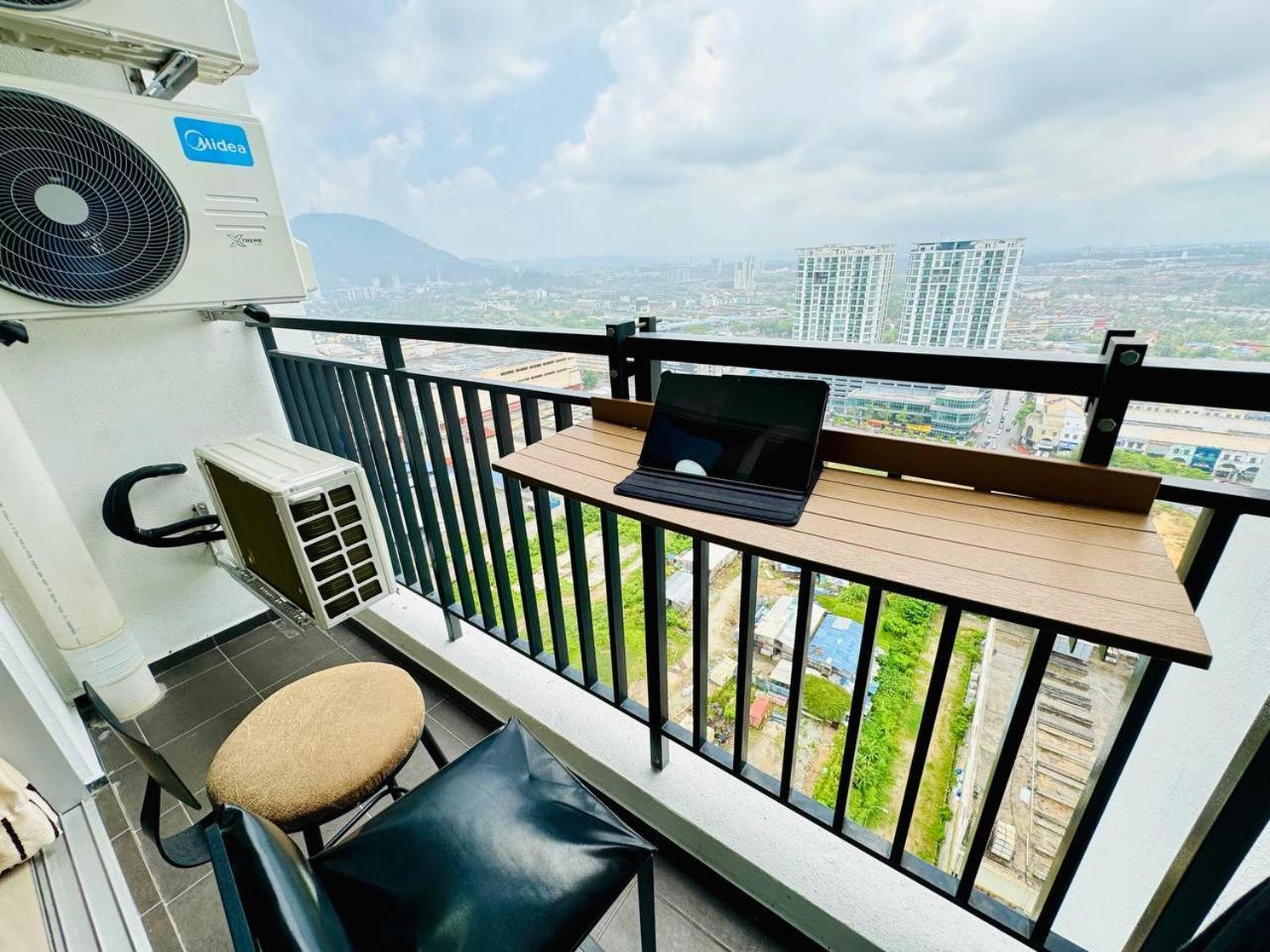 Luxury Family Fun - Infinity Pool, Ps5, Private-cinema With Balcony M1 Apartemen *